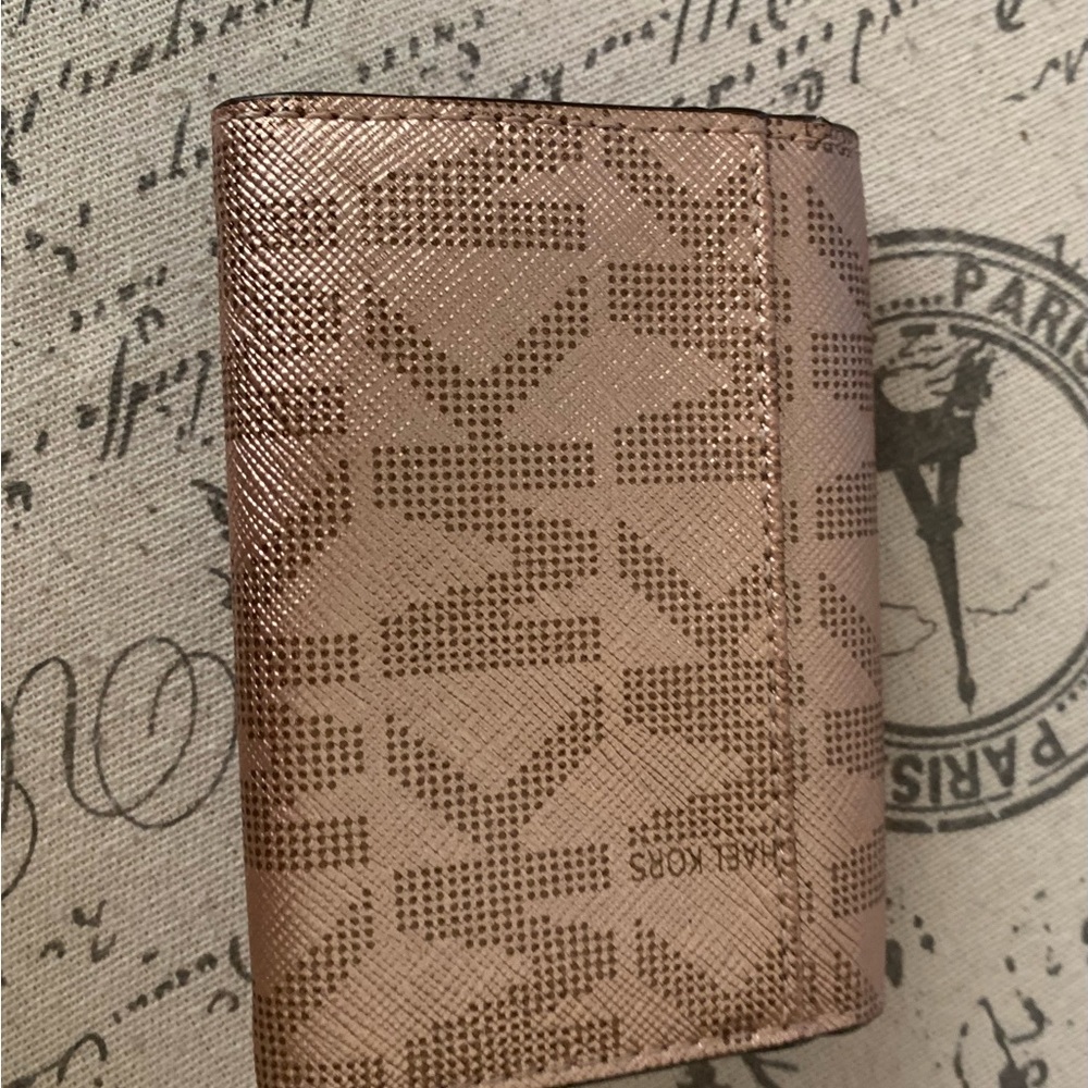 Michael Kors small wallet, excellent condition, used once or twice.